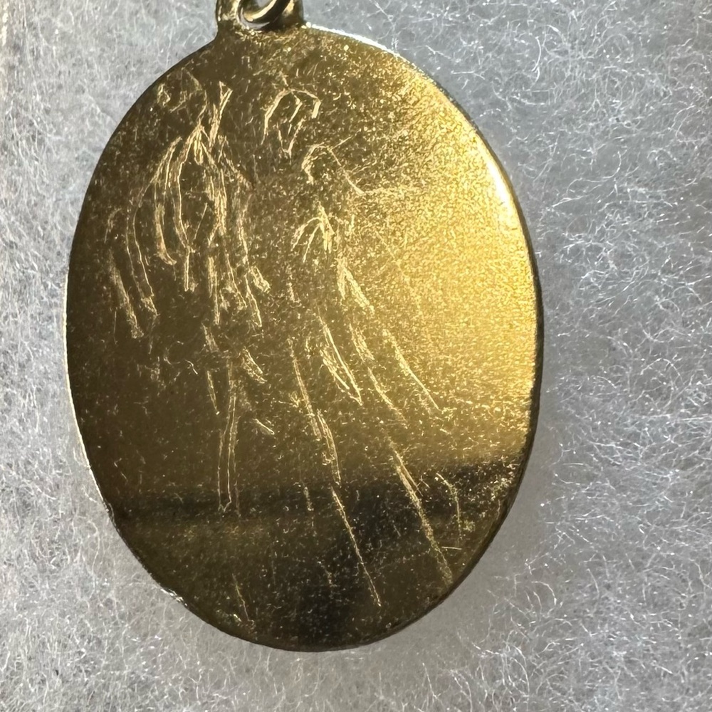 Vintage Small Golden Medal of Sacred Heart of Jesus 1.12 inches Long - Picture 2 of 2